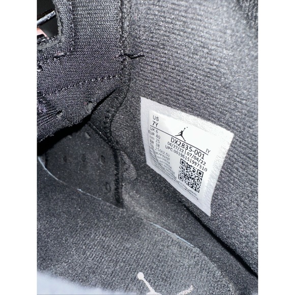 Air Jordan 6 Retro GS Chrome Sneaker DX2835 001 Size 7Y - Picture 8 of 16